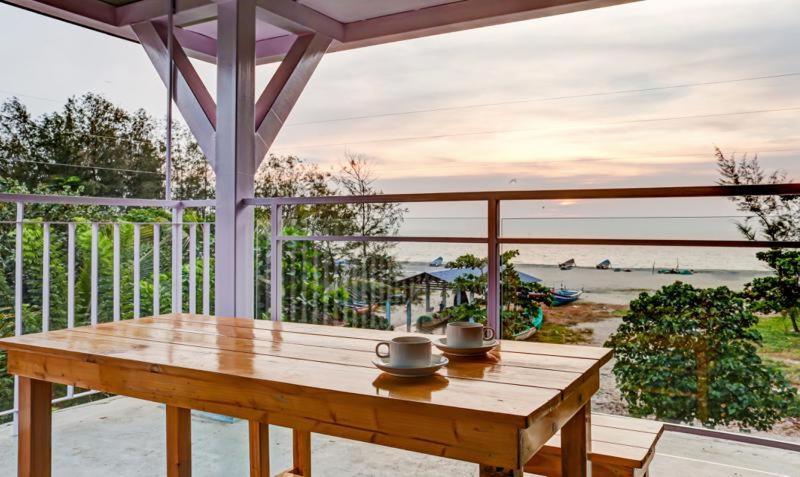 Caspian Beach Resort Alappuzha Екстер'єр фото